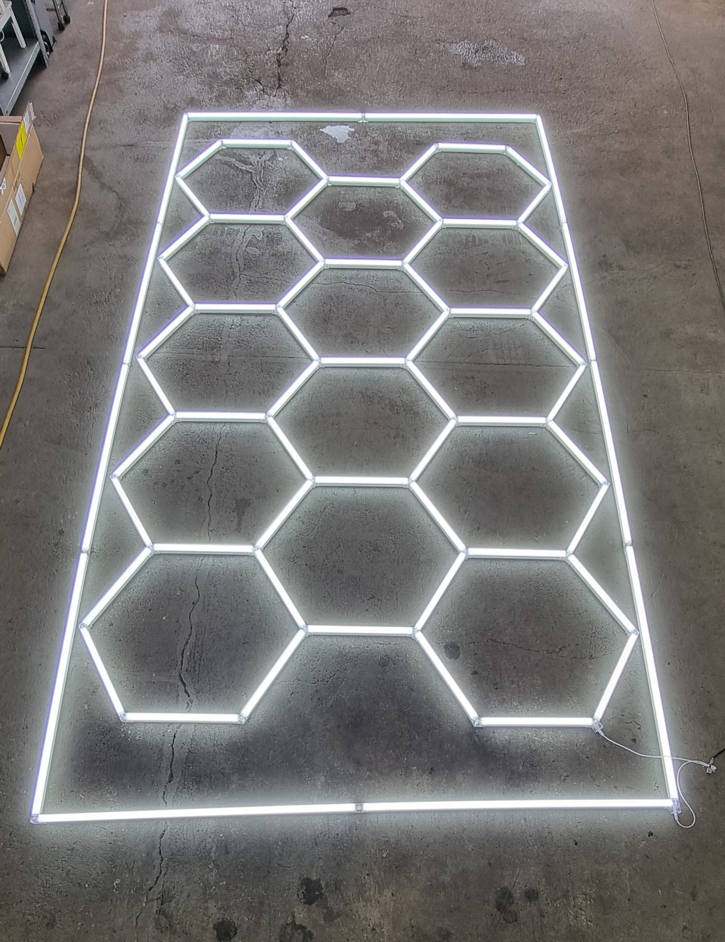 LED Hexagon Lichtpanel – 14 Warben | 3-stufig dimmbar | 4,8 x 2,4 m