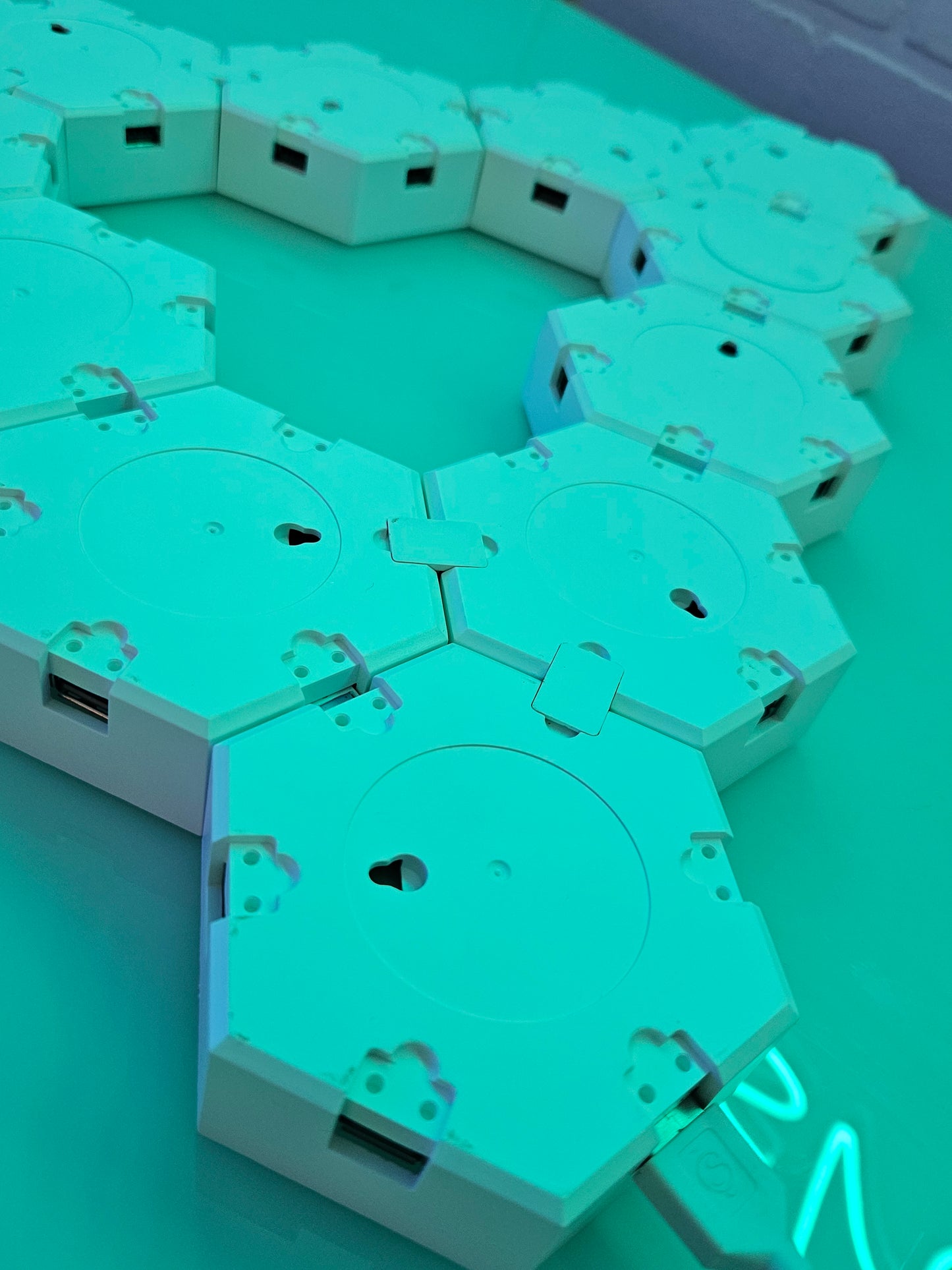 RGBIC LED Hexagon Wand Panels – App- & Remote-Steuerung (12er Set)